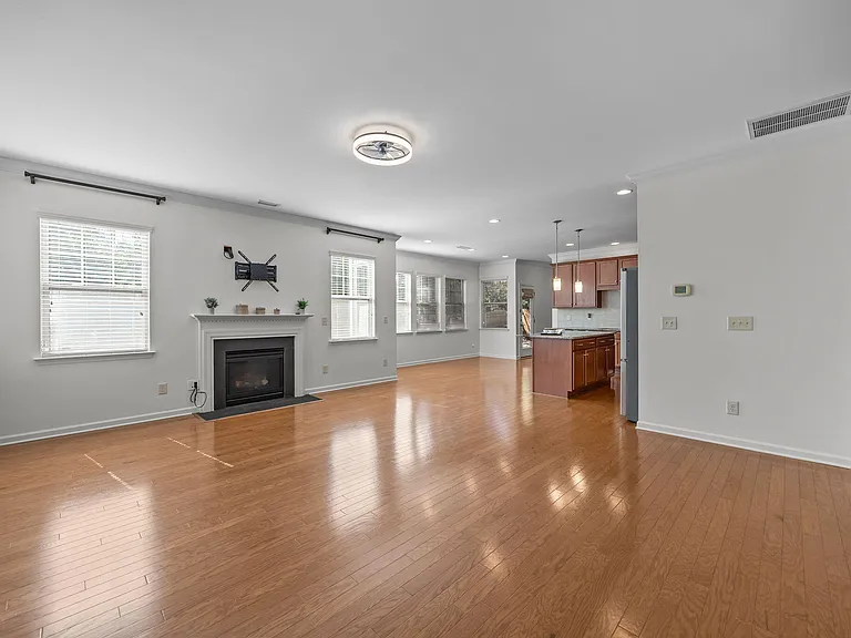 729 Lake Artesia Ln — Photo 14