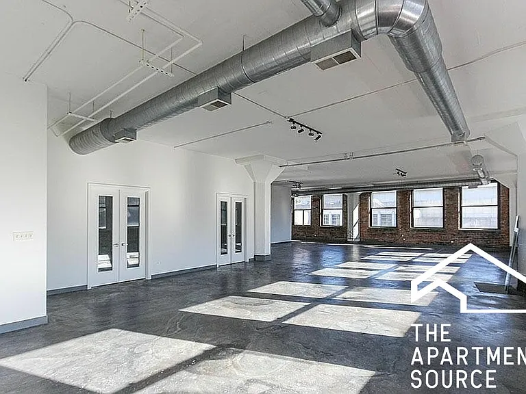 2255 S Michigan Ave #5E — Photo 1