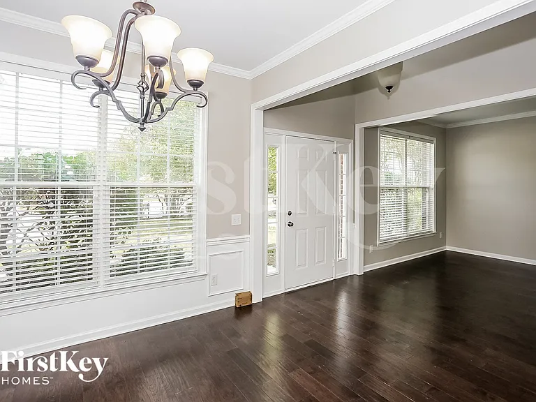 4419 Hunter Ct — Photo 2