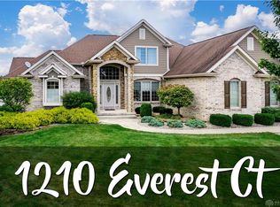1210 Everest Ct, Troy, OH 45373