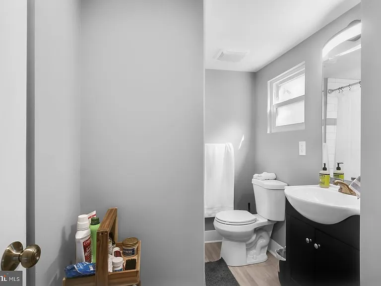 441 E Flora St — Photo 18