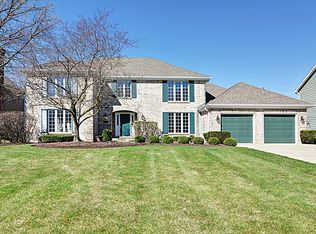 8730 Kentwood Ct, Darien, IL
