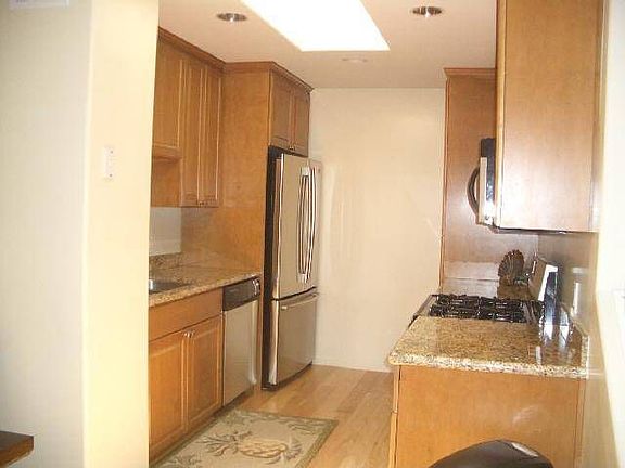 4th image of 1121 Felspar St