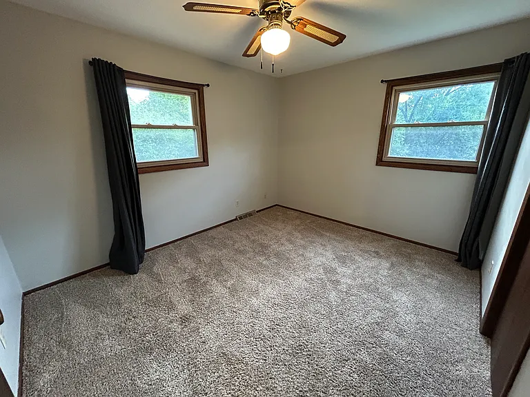 2711 Albany Ct — Photo 14