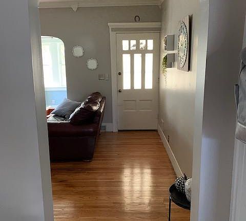 4th image of 1826 Jefferson Ave APT 1