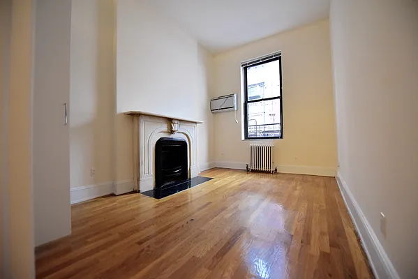 Rented by Nolita Group | media 12