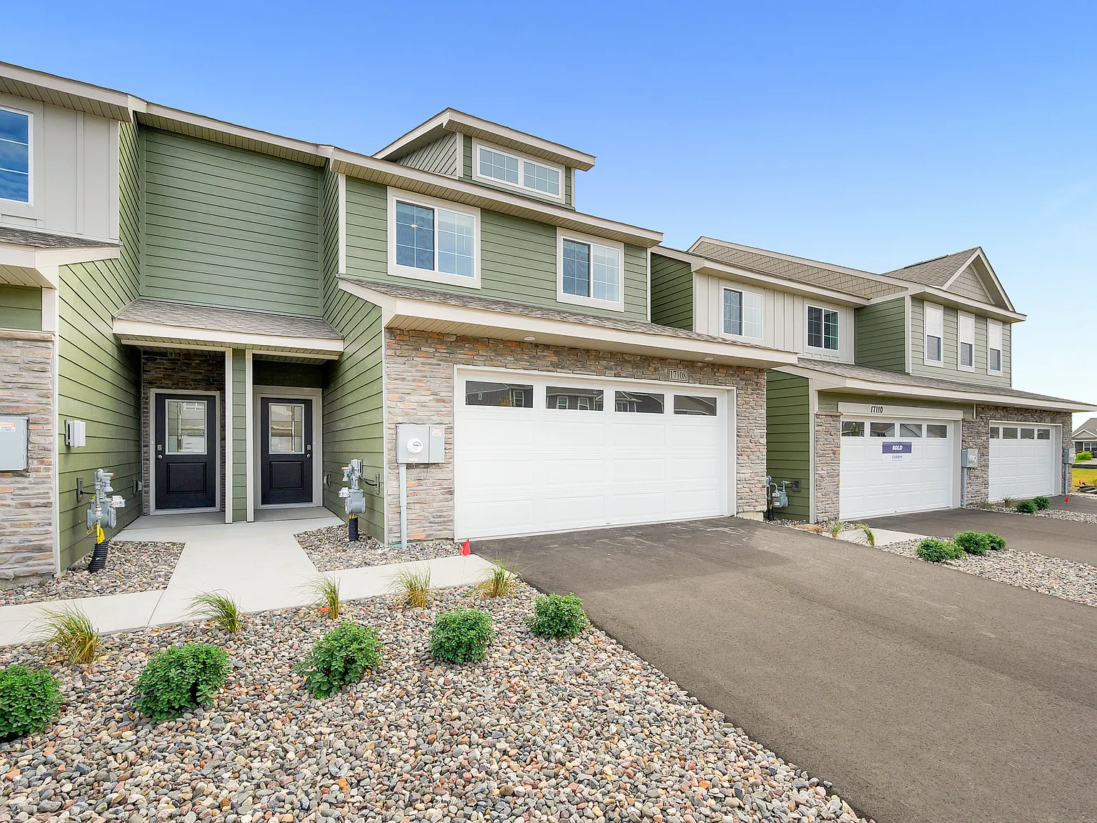 3 bed, 1894 sqft, $2,750 — Photo 3