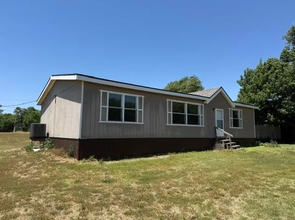 205 N Cedar St, Seiling, OK 73663