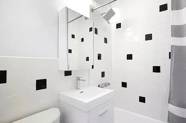 Rented by Current Real Estate Advisors | media 12