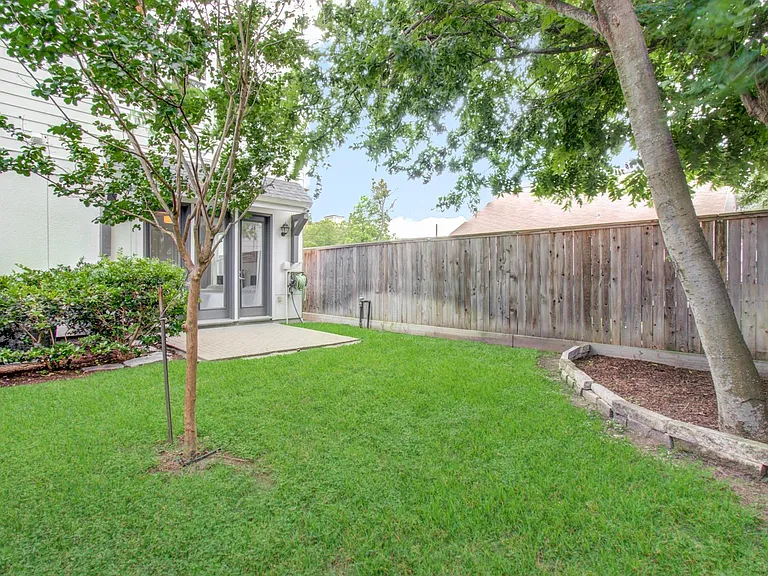1512 Stuart St — Photo 42