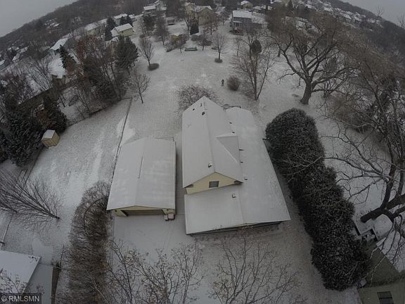 5th image of 2345 Highwood Ave E