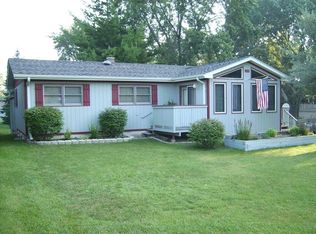 115 E Oak St, Lake In The Hills, IL 60156