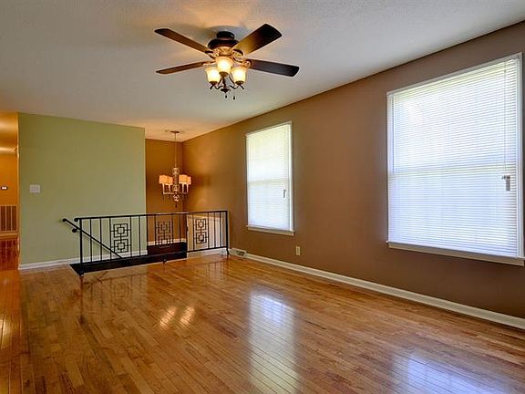3rd image of 3048 Westchester Dr