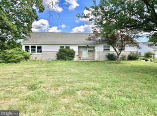 2467 Trent Ln, Red Lion, PA 17356