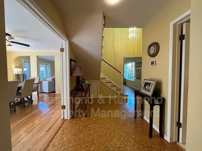 8422 Fable Ave — Photo 13