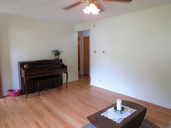 5th image of 420 Vassar Ln