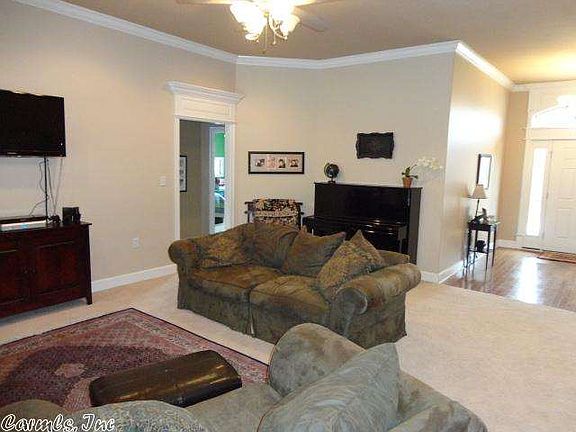3rd image of 105 Black Oak Pl