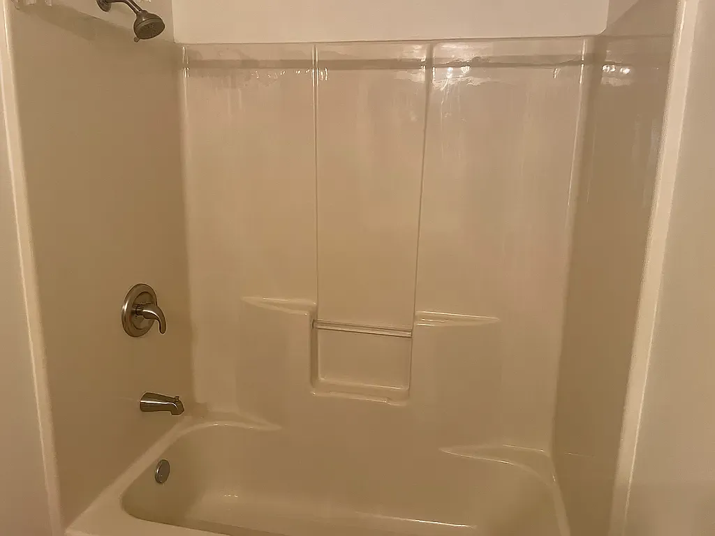 2 bed, 1250 sqft, $1,600 — Photo 3