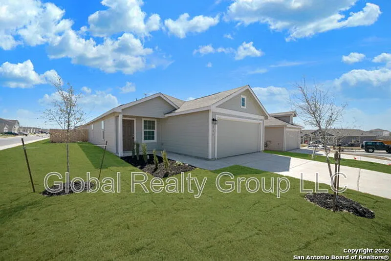 4 bed, 2.0 bath, 1627 sqft, $1,850 — Photo 3