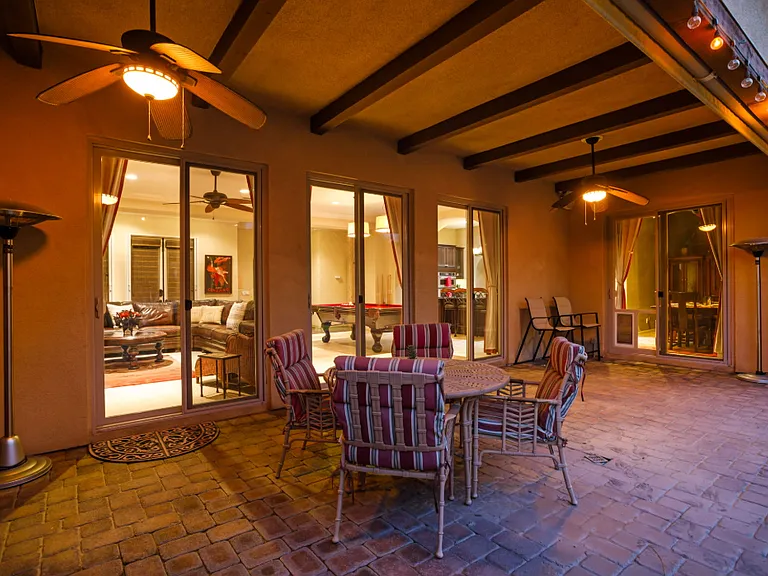 52540 Vino — Photo 2