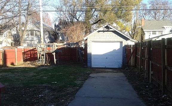 3rd image of 109 N Chelsea Ave