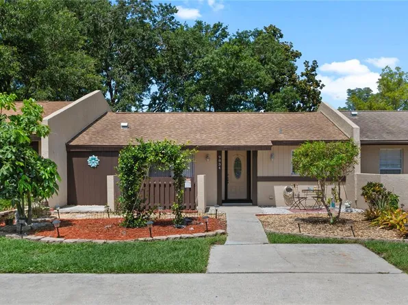 9834 87th St, Seminole, FL 33777