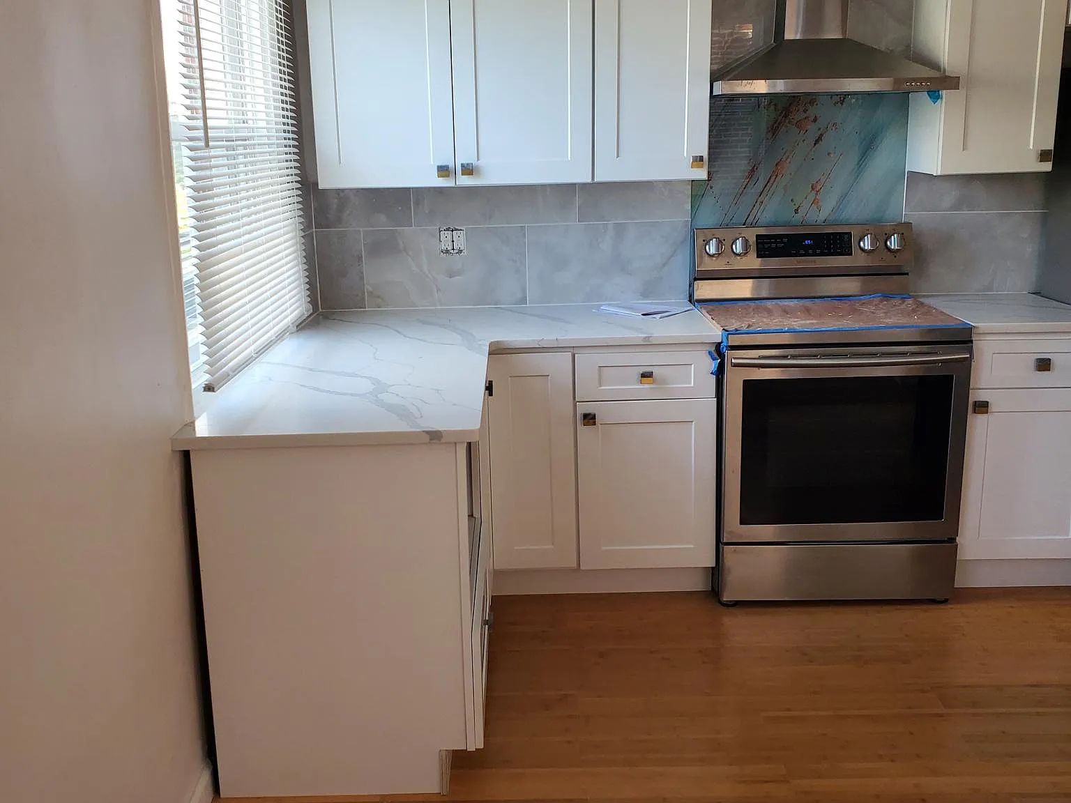 3 bed, 1024 sqft, $2,350 — Photo 4