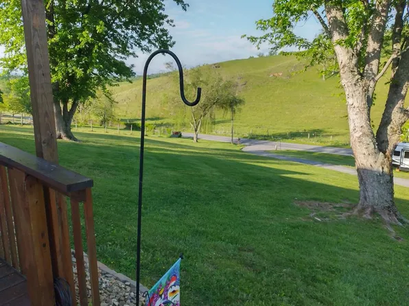 36177 Washington Spring Rd, Glade Spring, VA 24340