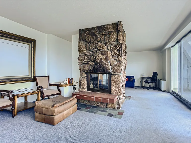 1155 Ash St #1108 — Photo 28