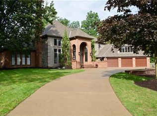 2137 S Villa Dr, Gibsonia, PA