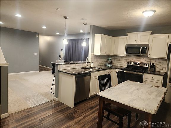 5th image of 176 Brooke Woode Dr