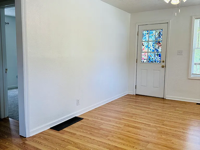 808 Hibner Ave — Photo 6