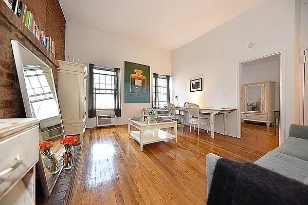 228 W 15th St #4A — Photo 4