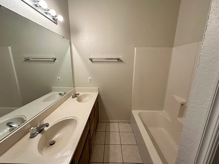 3201 Conestoga Dr #B — Photo 21