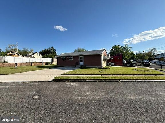 3rd image of 8436 Stow Rd