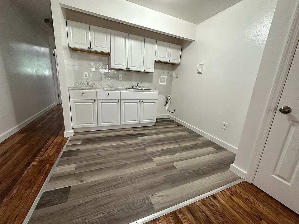 1st image of 3900 Harper Ave #3A