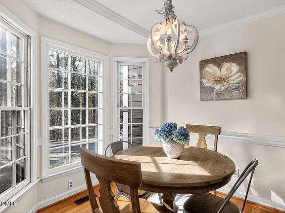 4th image of 6703 Queen Annes Dr
