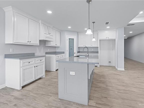 3rd image of 12517 E Mile 2