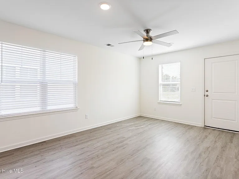 710 Taylor St #B — Photo 9