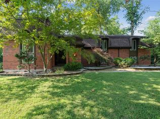 14600 Laketrails Ct, Chesterfield, MO 63017