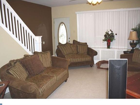 2nd image of 5235 N Fairhill St