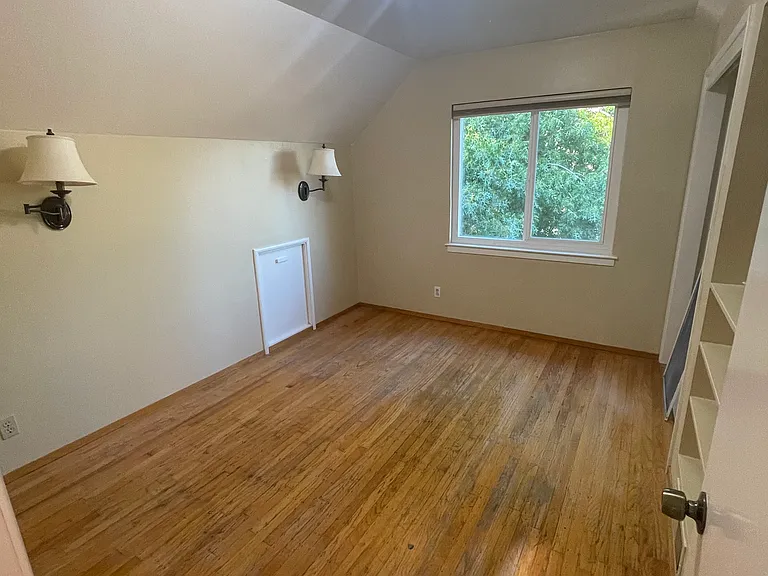 1816 Richmond St — Photo 13