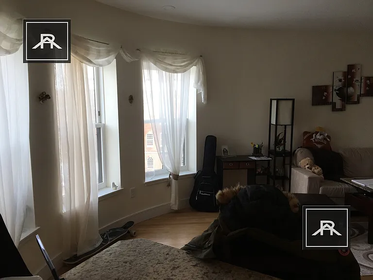879 Beacon St #7 — Photo 2