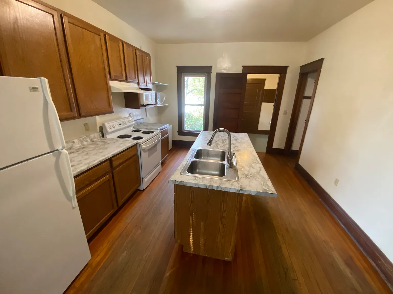 4 bed, 1872 sqft, $1,650 — Photo 4