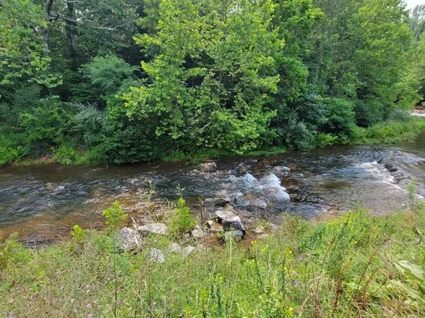 1 Mount Torrey Rd, Lyndhurst, VA 22952