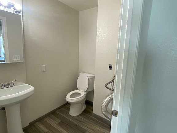5th image of 971 W Main St #D