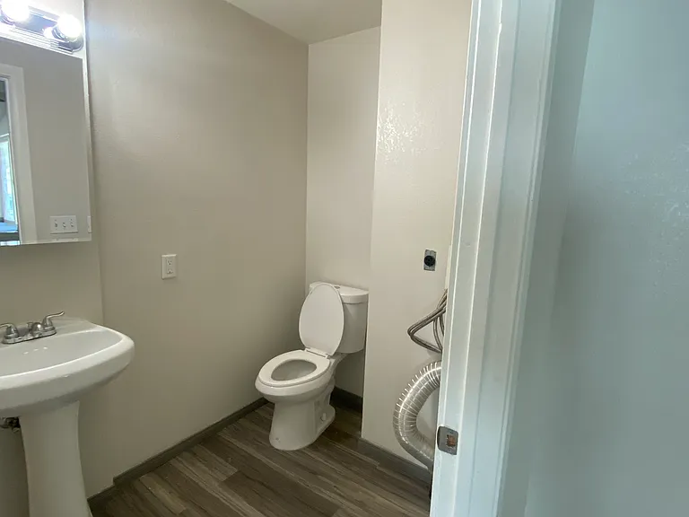 971 W Main St #D — Photo 5