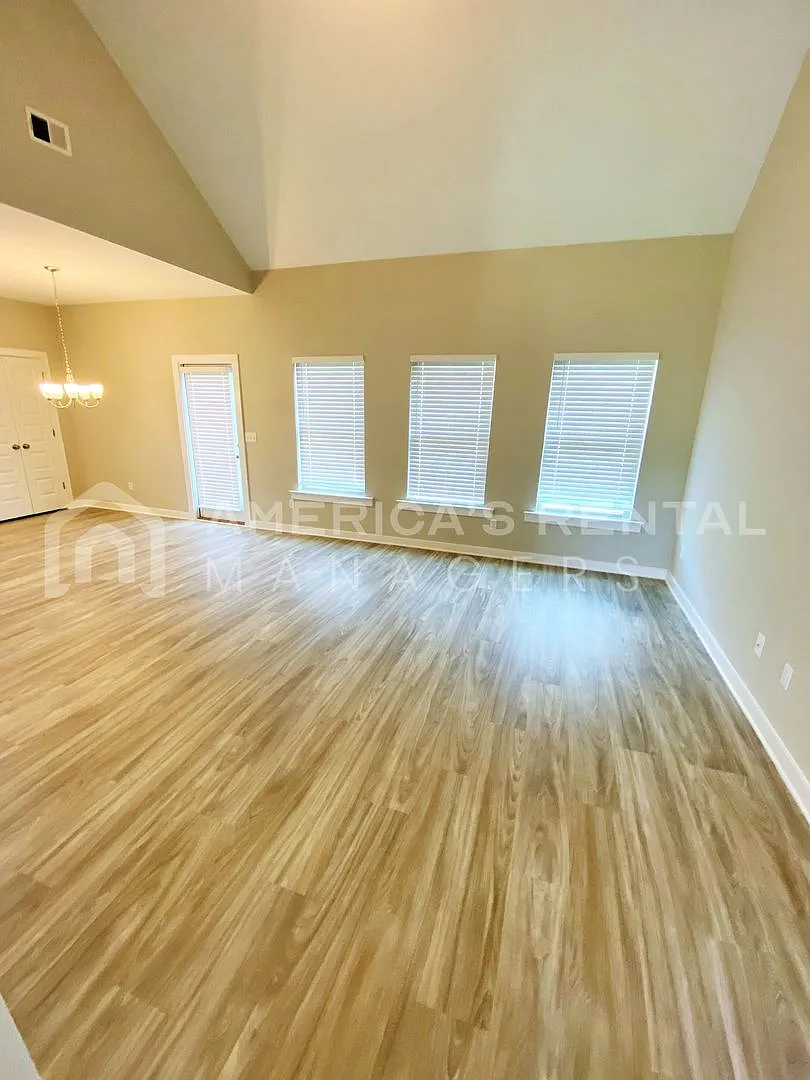 Home for Rent in Clanton, AL! Available to View with 48 Hour Notice — Photo 4