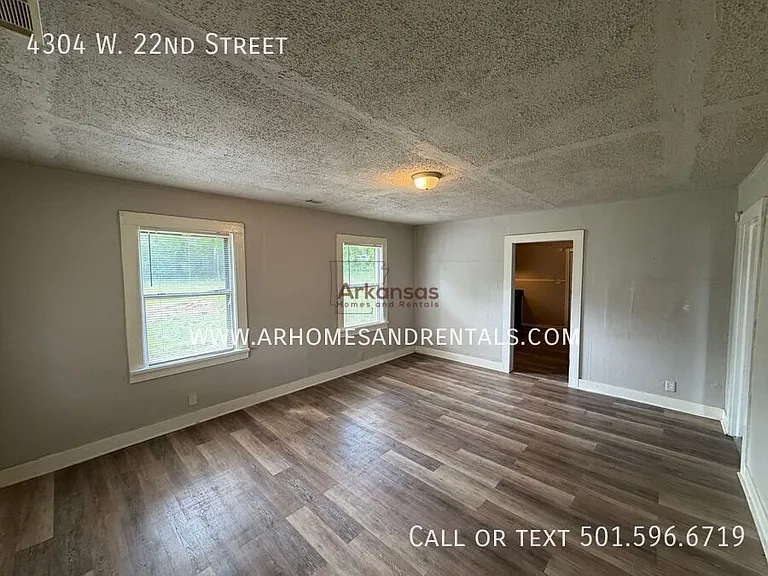 4304 W 22nd St — Photo 3