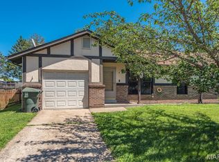 6 Coach Dr, Saint Peters, MO 63376